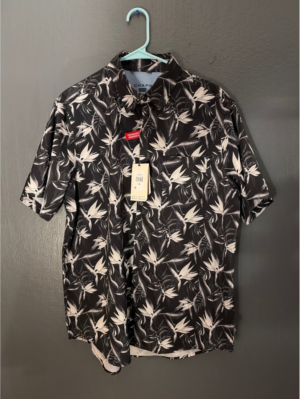 Chaps Men's Black and White Floral Performance Short Sleeve Shirt Large